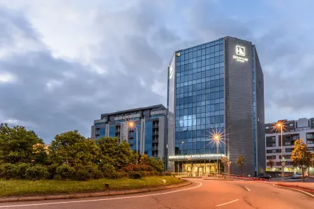 Eurostars Gran Hotel Santiago Отели рядом с достопримечательностью «Xardíns da Rúa Berna»