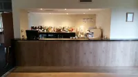 Best Western Chaffey International Motor Inn - bar