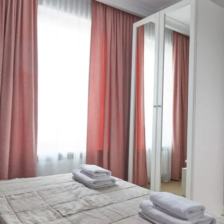 Metro Imielin 8th Floor Apartment Отели рядом с достопримечательностью «Музей плакатов»