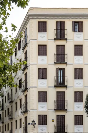 Bob W Arte Отели рядом со станцией Madrid-Atocha Cercanías