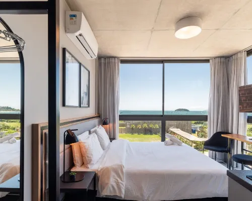 Spot Jurere Sophistication by the Sea - Spj's Hotels near Daniela