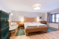 Gasthof Weyerhof Hotels in Gemeinde Bramberg am Wildkogel