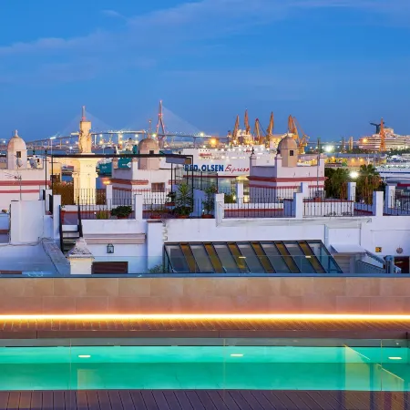 Tandem Torres de Cádiz Suites