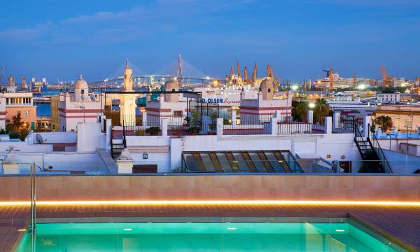 Tandem Torres de Cádiz Suites