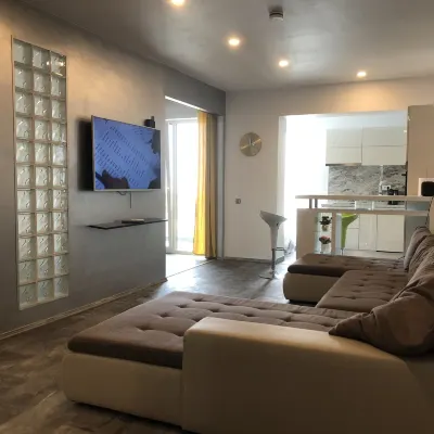Luxury Westpark 2 Residence Lake View W6 Hotels near Drumul Taberei Park