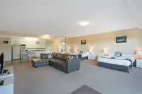 Albacore Apartments Hotels in Pambula Beach