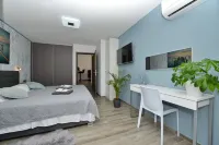 2 Bedroom Apartment Sleeps 5 - Privat Pool - Villaer