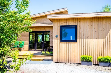 Waterlodge Sweltsje in Nes Отели в г. Tersoal