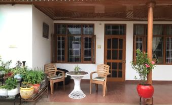 Cozy Solan Apartment with Stunning Views