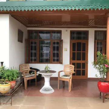Cozy Solan Apartment with Stunning Views