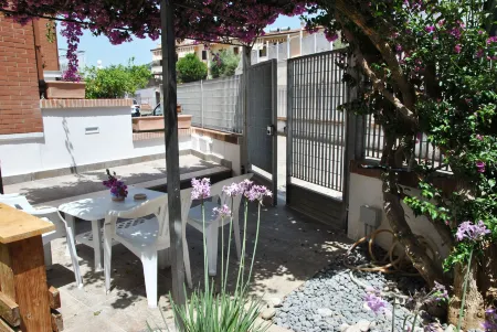 La Bouganville Studio 200 m from the Sea