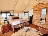 Rancho Moonrise Hotels in Elgin