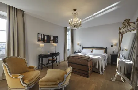 Château St Pierre de Serjac Отели в г. Валро