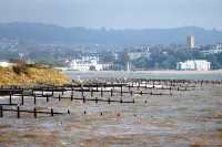 Family 4-Bed Apartment in Dawlish with Sea View Hotels in Bishopsteignton