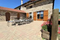 Les Chambres de l'Ouest Hotels in Saint-Laurent-de-Chamousset
