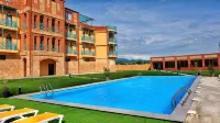 Burki Castle & Cellar - piscina