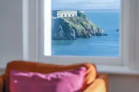 Caldey View - Luxury 2 Bedroom - Panorama - Tenby - مطابخ