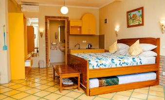 Hotel Deli River and Restaurant Omlandia