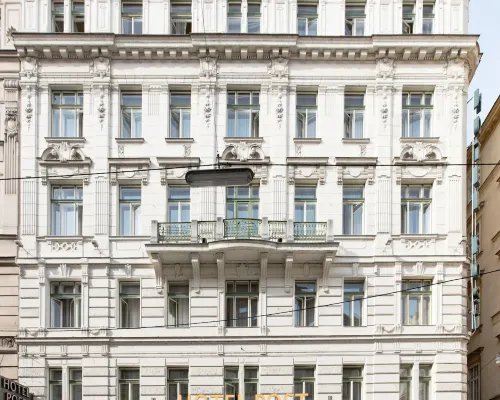 Hotel Post Wien Các khách sạn gần Đồng hồ Anker