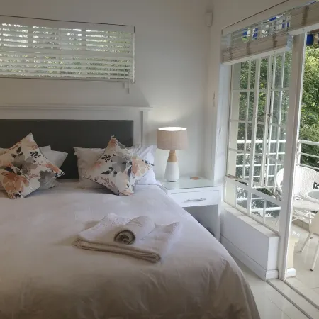 PepperTree Guest House & Apartments Отели рядом с достопримечательностью «Ривония»