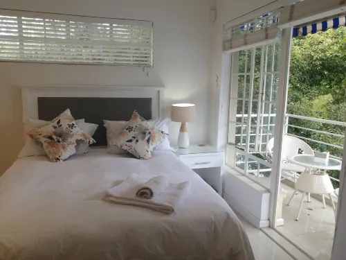 PepperTree Guest House & Apartments