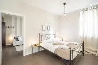 L'Angelica Holiday Home Hotels in Lonato del Garda