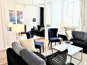 Mondrian Luxury Suites Unesco Old Town