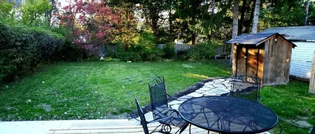 Gorgeous in Downtown Royal Oak! Designer Home, Perfect Reviews, 2 full baths!