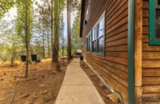 Spacious and Charming Craftsman Retreat, Six Bedrooms, Sleeps 18.