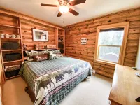 Hot Tub and Cozy Loft with Game Room - Stunning Secluded Cabin