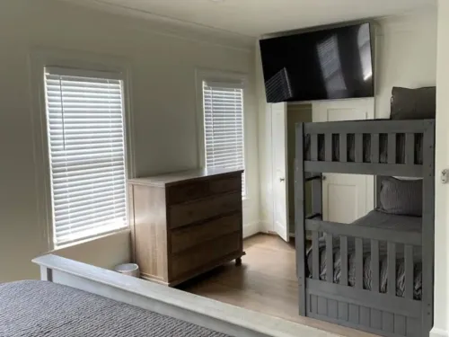 Spacious Living Area and Outdoor Oasis - Chic Modern Retreat Hotels in Mountain Brook