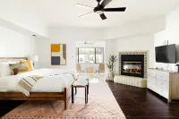 Heated Pool and Spa with Mountain Views - Stunning Tranquil Oasis