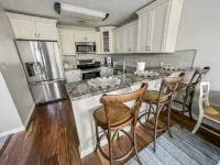Private Pool and Outdoor Patio Escape - Charming Cozy Retreat Hotels in Marblehead