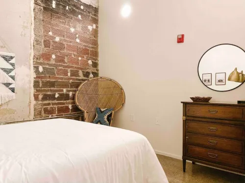 Stunning Loft with City View and Modern Amenities - Chic Escape Hotels in Knox County