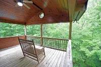 Hot Tub, Game Room and WiFi Access - Cozy Retreat Hotels in Mineral Bluff