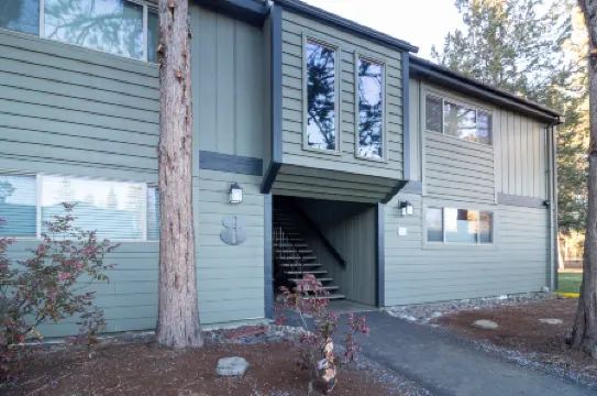 Charming Condo with Seasonal Pool and Hot Tub - Delightful Retreat