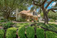 Charming Home with Outdoor Oasis and Gourmet Kitchen - Elegant Retreat