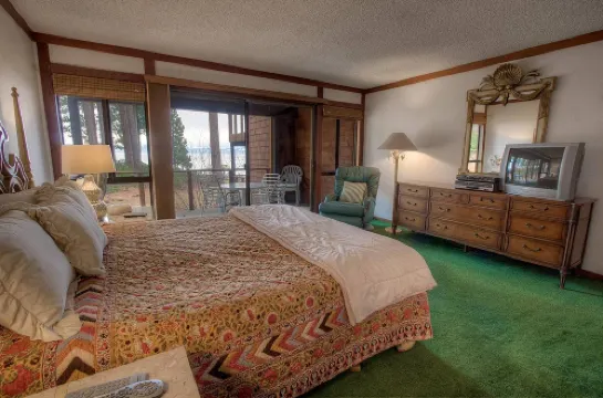 Private Pier and Spacious Patios - Inviting Lake Tahoe Haven Hotels in Kings Beach