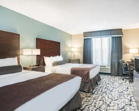 Days Inn & Suites by Wyndham Wausau Hotels in Marathon County