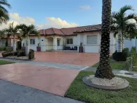 4BR Luxury Pool Home in Miami Lakes - Fully Equipped for Long Stays
