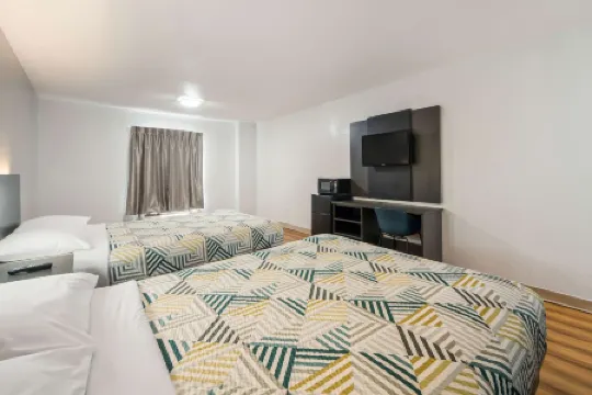 Motel 6 Laredo, TX - North I-35