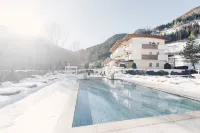 Alpenpalace Luxury Hideaway & Spa Retreat - Pools