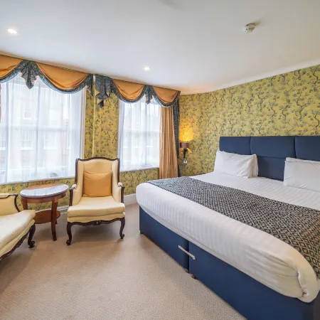 Hotel la Place Отели рядом с достопримечательностью «Коллекция Воллеса»