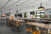 Home2 Suites by Hilton Jacksonville Downtown - breakfast