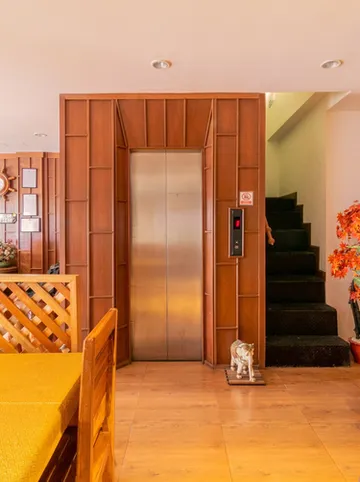 รูปภาพของโลตัส​ โฮเทล​ ป่า​ตอง​