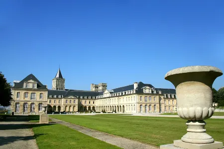 Ibis Budget Caen Centre Gare Отели рядом с достопримечательностью «Канский замок»