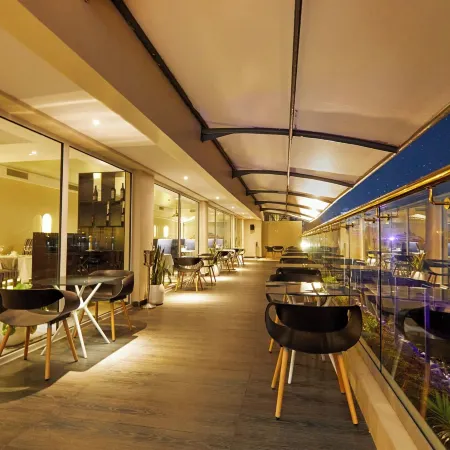 The Yacht Hotel