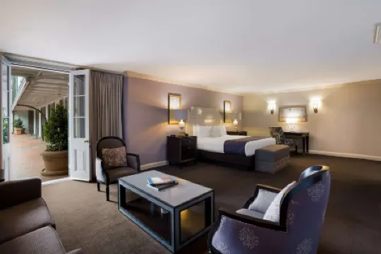 新奧爾良皇家索尼斯塔酒店