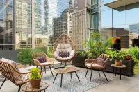 Shangri-La Toronto Hotels in Toronto