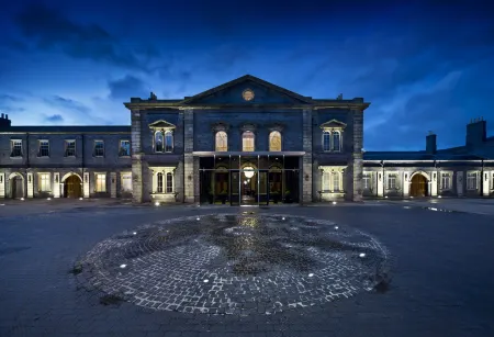 Station Side Penthouse Отели рядом с достопримечательностью «Университет Уольверхэмптон»